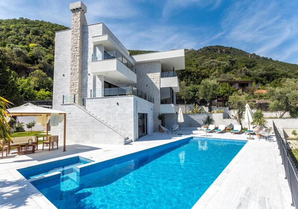 Vila-s-bazenom-u-DJenovicima-Herceg-Novi Vila s bazenom u Đenovićima