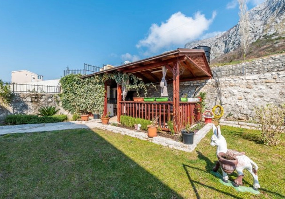 Kuca-sa-bazenom-u-Blizikucama-Budva-13 Kuća – Blizikuće, Budva — fotografija 14