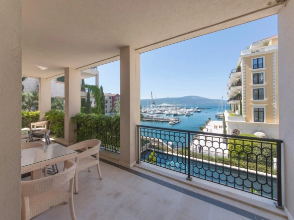 Trosoban stan 167 m² – Gorica, Tivat — fotografija 3