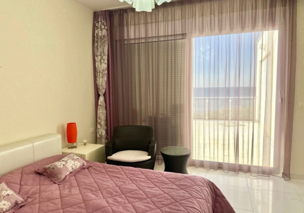 Kuca-s-bazenom-na-prvoj-liniji-do-mora-Dobra-Voda-Bar-3 Kuća 467 m² – Dobra Voda, Bar — fotografija 4