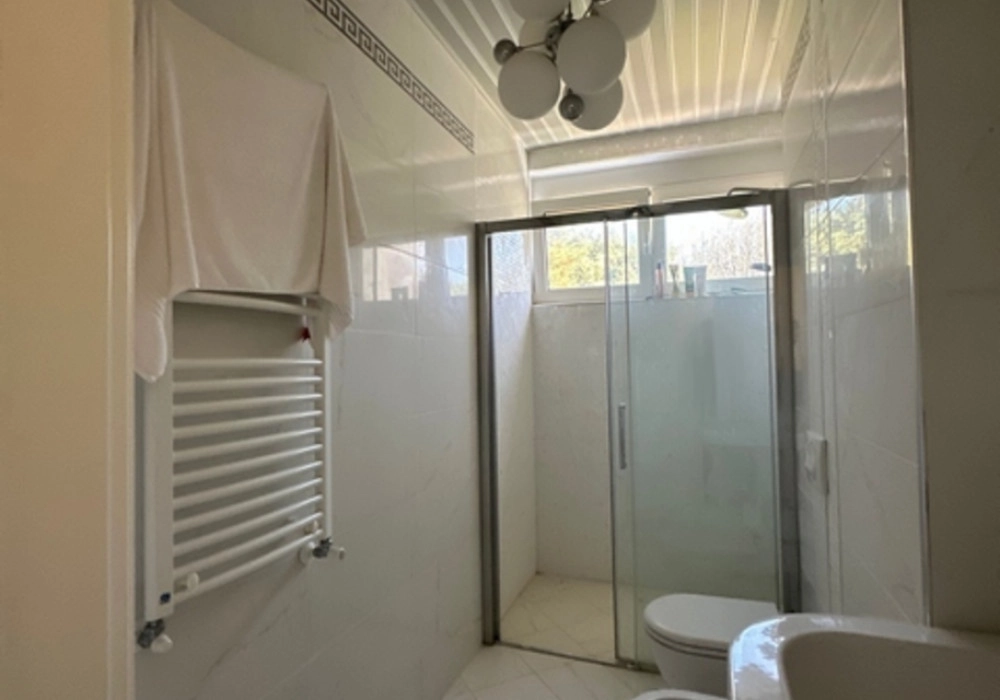 Kuca-s-bazenom-na-prvoj-liniji-do-mora-Dobra-Voda-Bar-5 Kuća 467 m² – Dobra Voda, Bar — fotografija 6