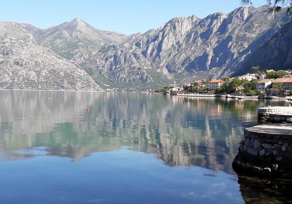 Kamena-kuca-uz-more-u-Dobroti-Kotor Kamena kuća uz more u Dobroti