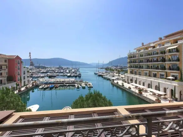 Četvorosoban stan 216 m² – Gorica, Tivat — fotografija 2