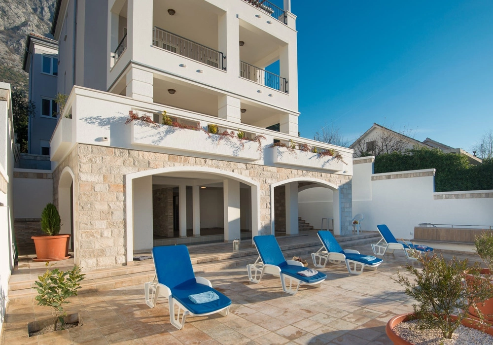 Kuca-sa-bazenom-i-pogledom-na-more-u-Dobroti-Kotor-3 Kuća 536 m² – Dobrota, Kotor — fotografija 4