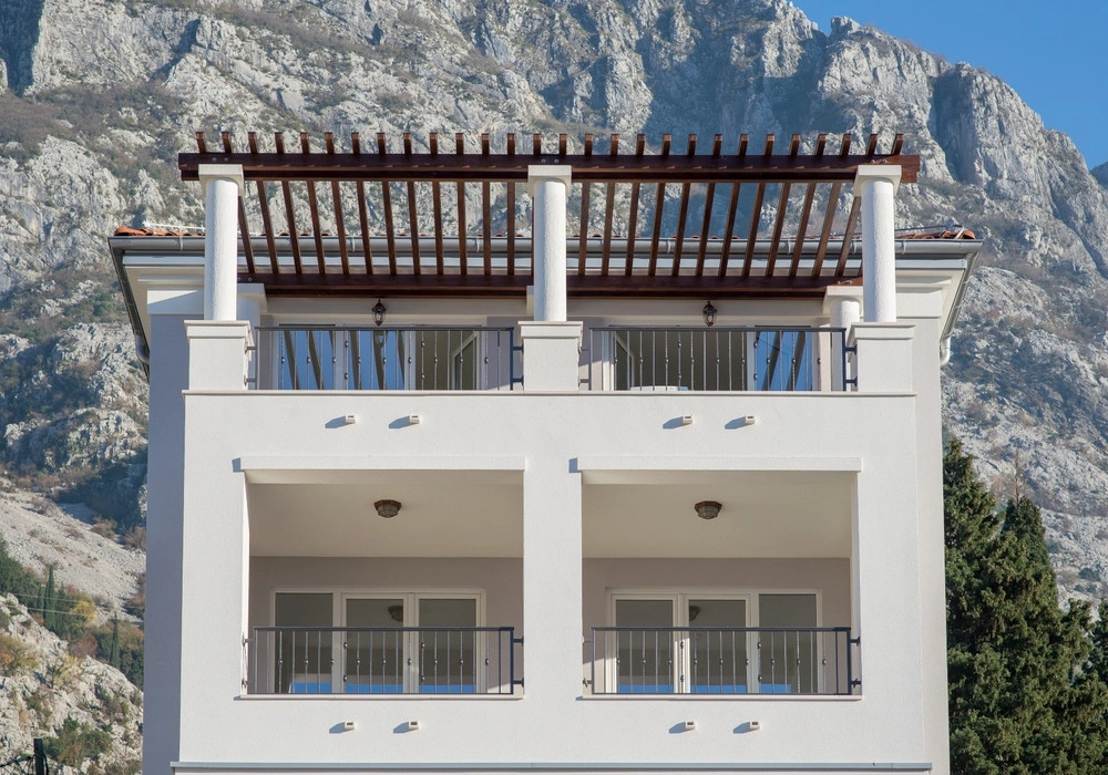 Kuca-sa-bazenom-i-pogledom-na-more-u-Dobroti-Kotor-4 Kuća 536 m² – Dobrota, Kotor — fotografija 5