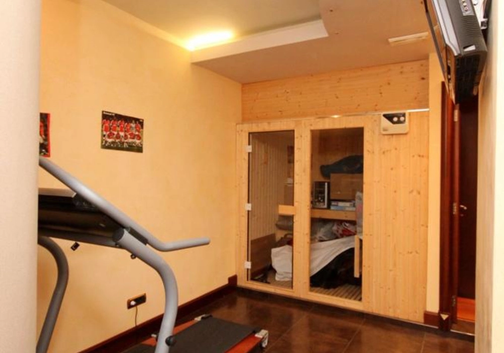 Kuca-na-cetiri-sprata-u-Baru-blizu-mora-1 Kuća – Bar — fotografija 2
