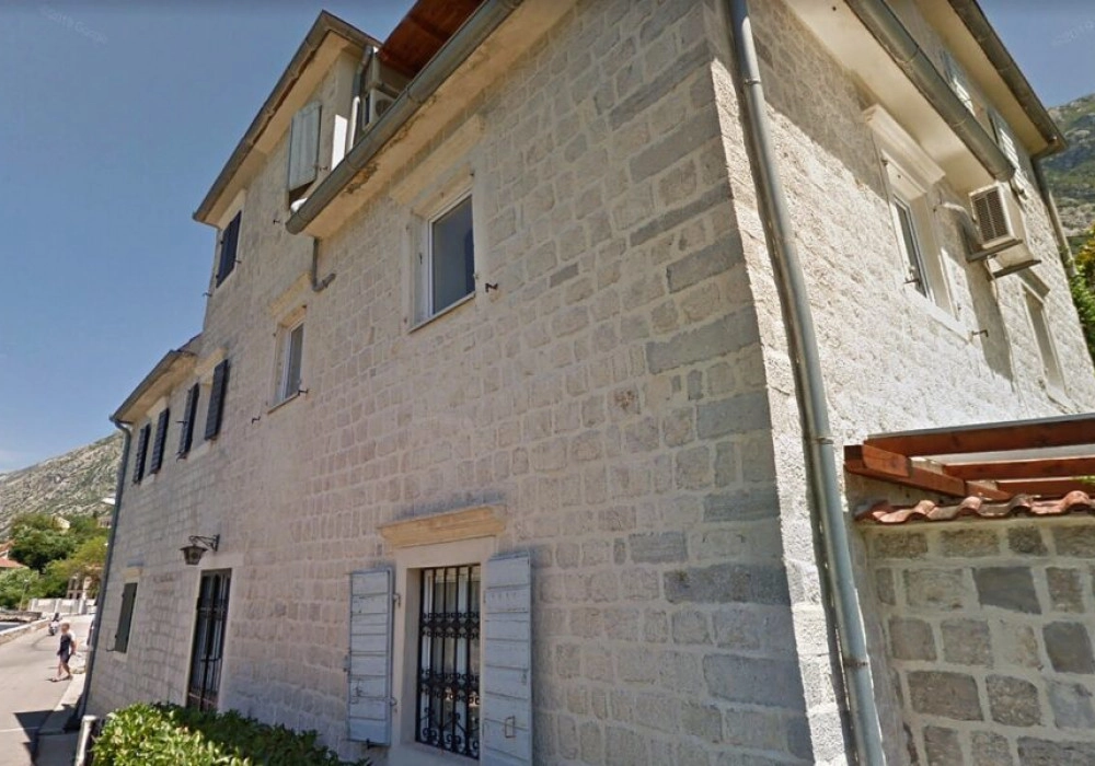 Kamena-kuca-uz-more-u-Dobroti-Kotor-1 Kuća – Dobrota, Kotor — fotografija 2
