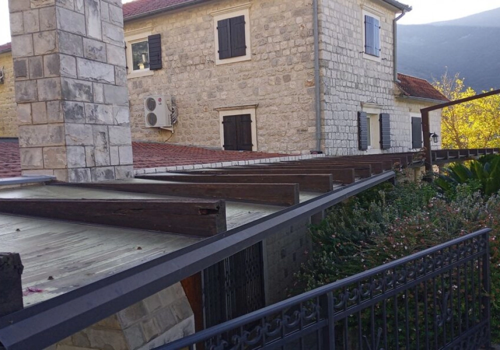 Kamena-kuca-uz-more-u-Dobroti-Kotor-6 Kuća – Dobrota, Kotor — fotografija 7