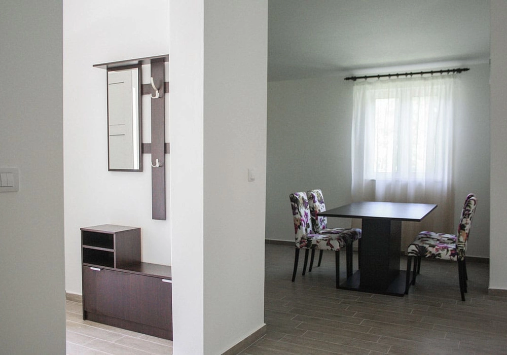 Zatvoreni-kompleks-vila-u-Bartuli-Bar-3 Kuća 1.200 m² – Bartula, Bar — fotografija 4