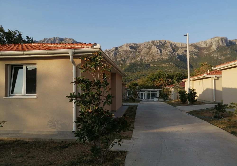 Zatvoreni-kompleks-vila-u-Bartuli-Bar-13 Kuća 1.200 m² – Bartula, Bar — fotografija 14