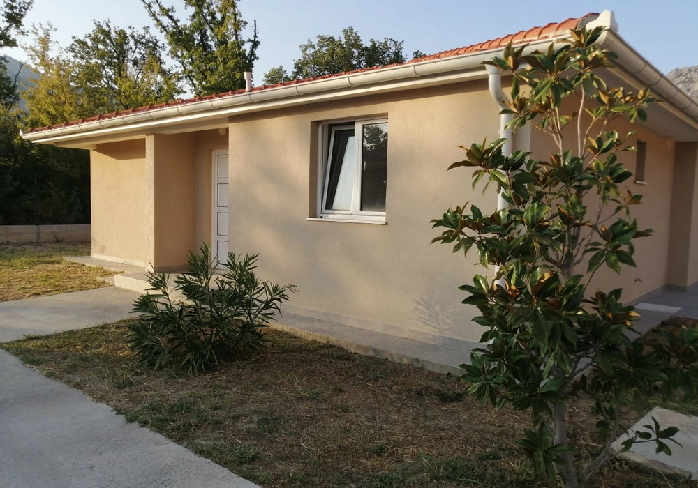 Zatvoreni-kompleks-vila-u-Bartuli-Bar-14 Kuća 1.200 m² – Bartula, Bar — fotografija 15