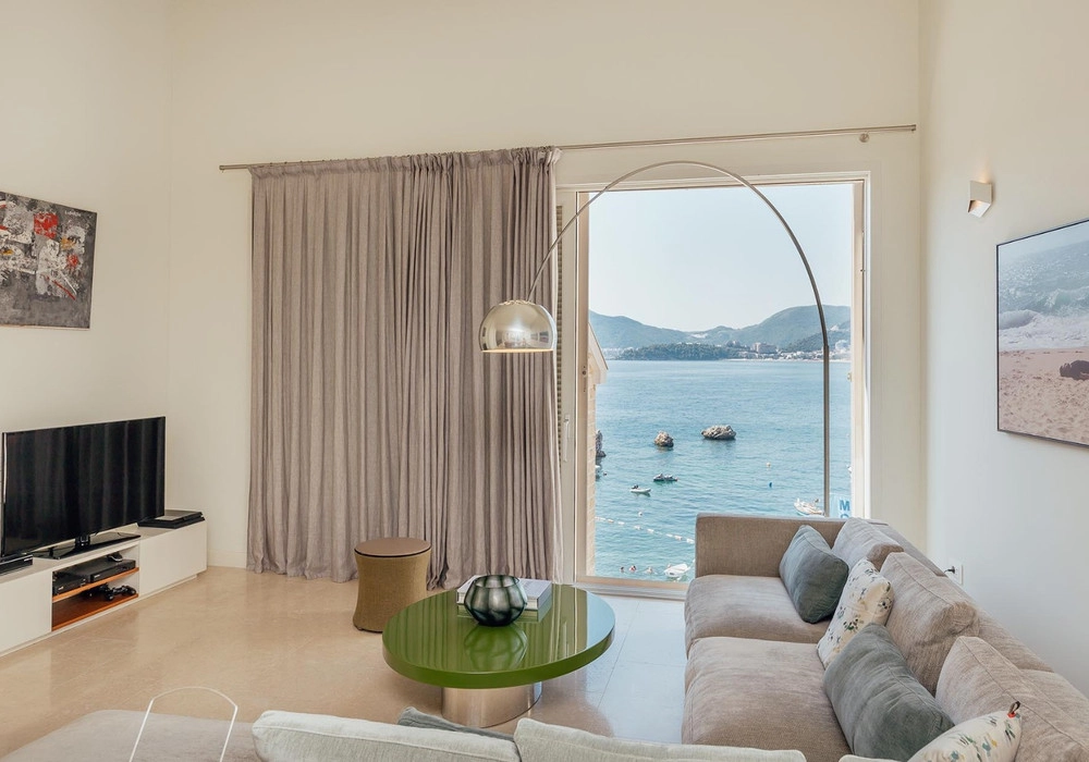Moderna-kamena-kuca-uz-more-u-Prznu-Budva-4 Kuća 320 m² – Pržno, Budva — fotografija 5