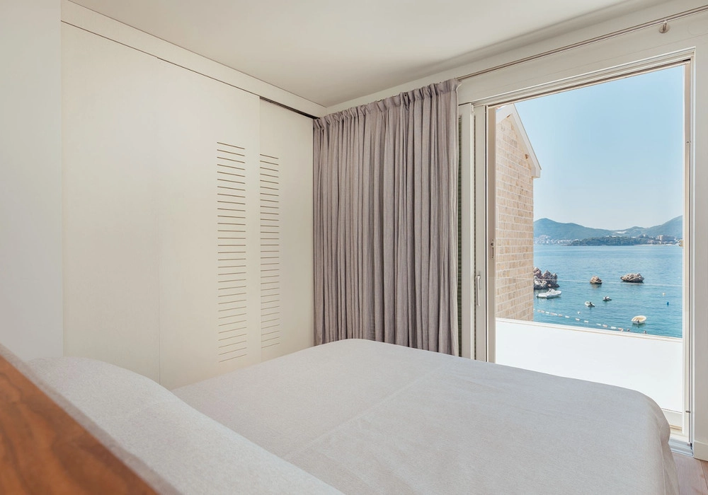Moderna-kamena-kuca-uz-more-u-Prznu-Budva-14 Kuća 320 m² – Pržno, Budva — fotografija 15