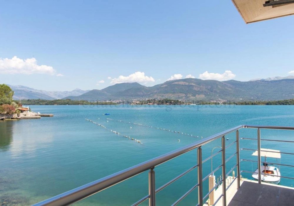 Kuca-sa-privatnim-pristanistem-u-Krasicima-Tivat-1 Kuća – Krašići, Tivat — fotografija 2