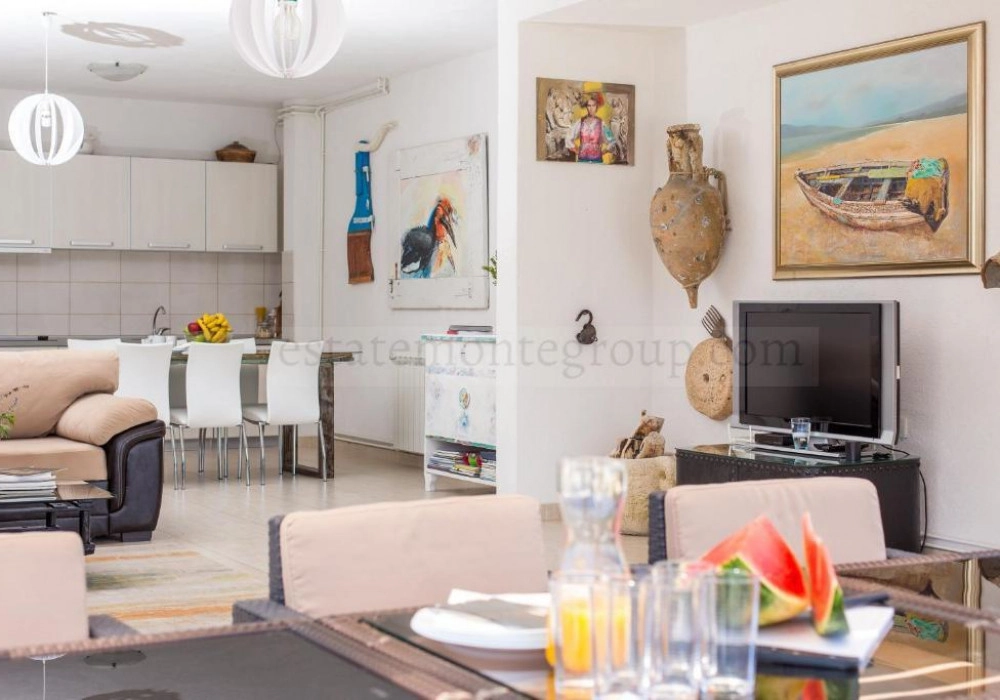 Kuca-sa-privatnim-pristanistem-u-Krasicima-Tivat-5 Kuća – Krašići, Tivat — fotografija 6
