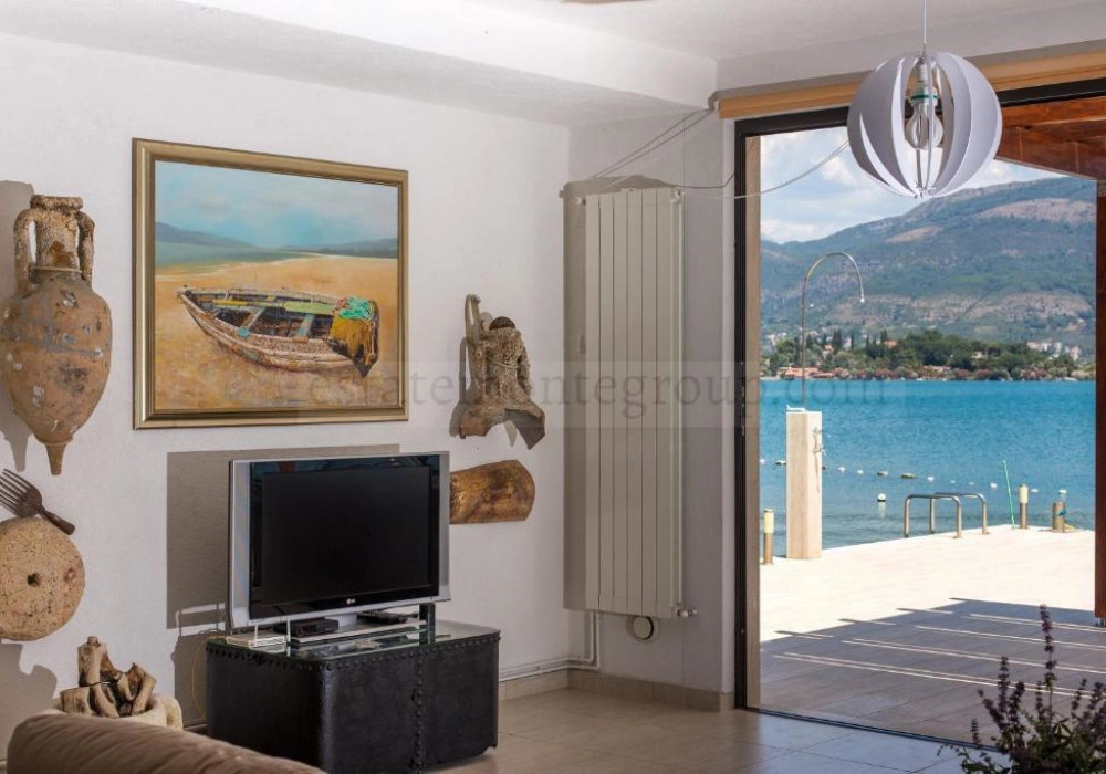 Kuca-sa-privatnim-pristanistem-u-Krasicima-Tivat-11 Kuća – Krašići, Tivat — fotografija 12