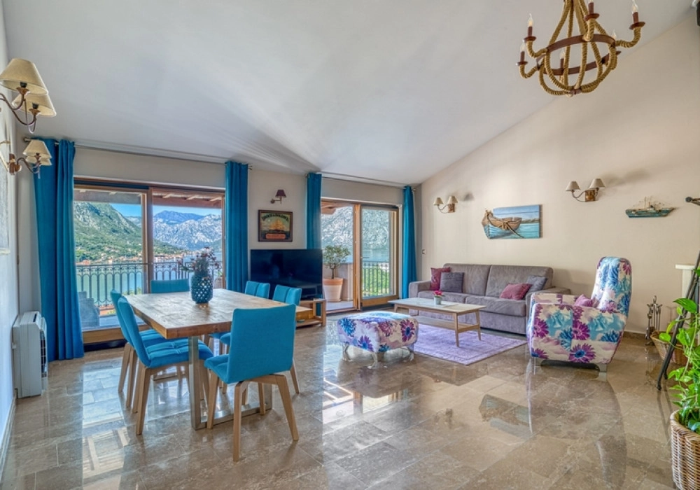 Kuca-sa-bazenom-u-Dobroti-Kotor-5 Kuća – Dobrota, Kotor — fotografija 6