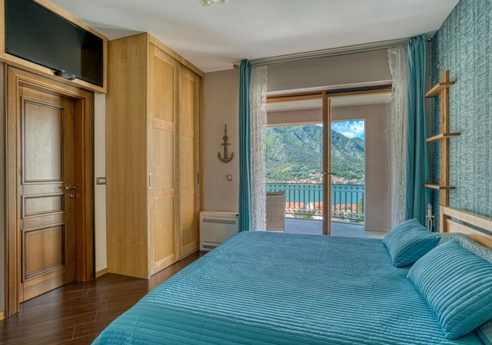 Kuca-sa-bazenom-u-Dobroti-Kotor-8 Kuća – Dobrota, Kotor — fotografija 9