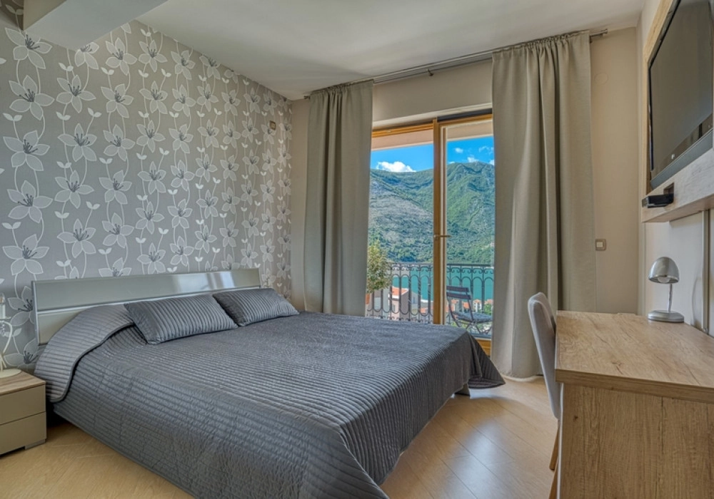 Kuca-sa-bazenom-u-Dobroti-Kotor-9 Kuća – Dobrota, Kotor — fotografija 10