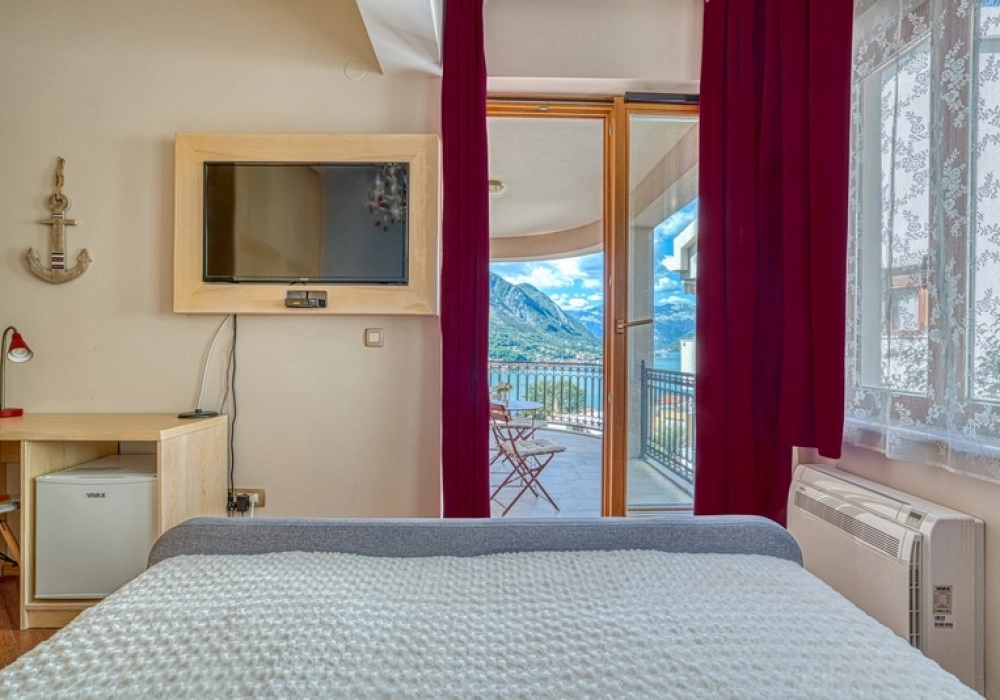 Kuca-sa-bazenom-u-Dobroti-Kotor-10 Kuća – Dobrota, Kotor — fotografija 11
