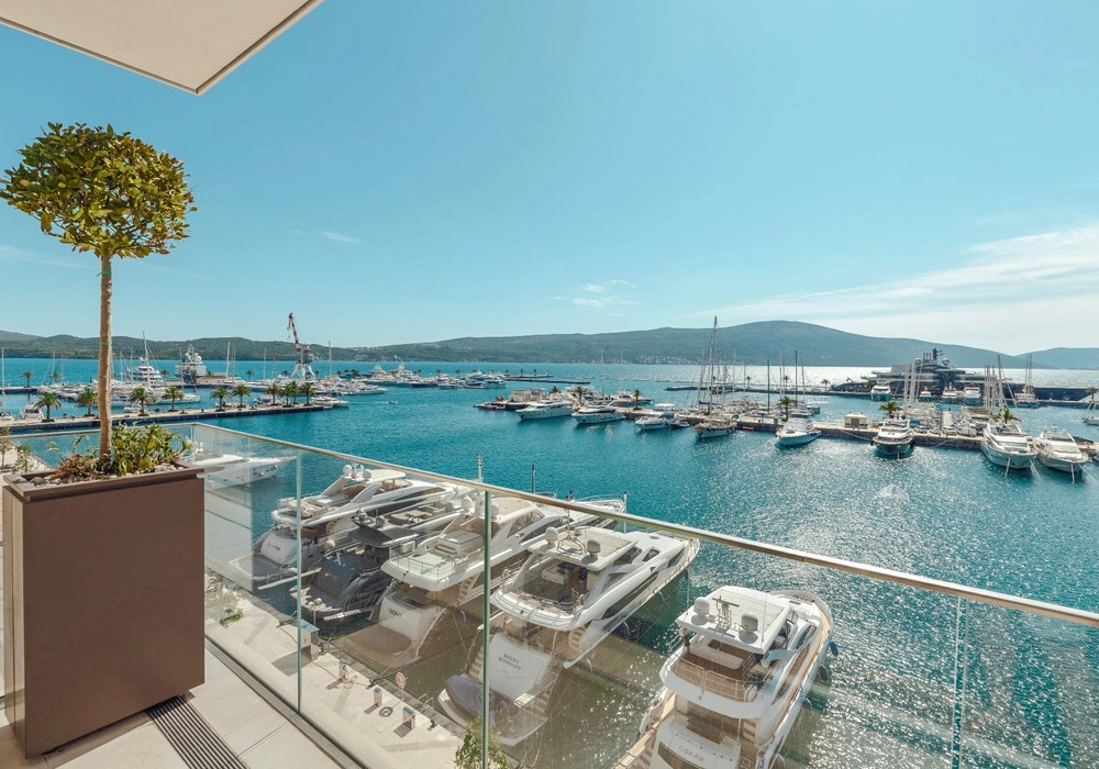 Dvosoban-stan-s-terasom-u-Gorici-Tivat-1 Dvosoban stan 147 m² – Gorica, Tivat — fotografija 2