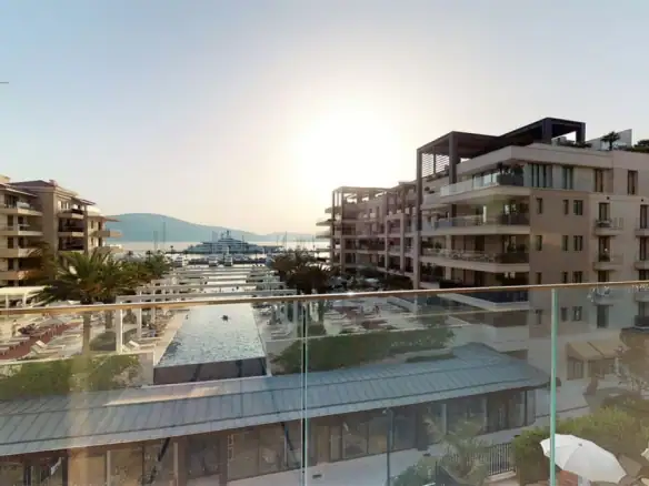 Dvosoban stan 175 m² – Gorica, Tivat — fotografija 14