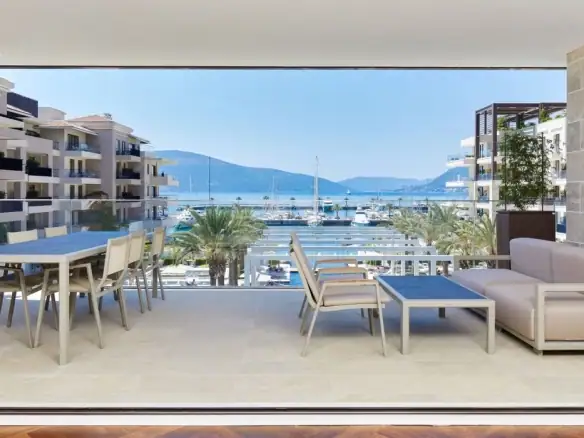 Dvosoban stan 174 m² – Gorica, Tivat — fotografija 12