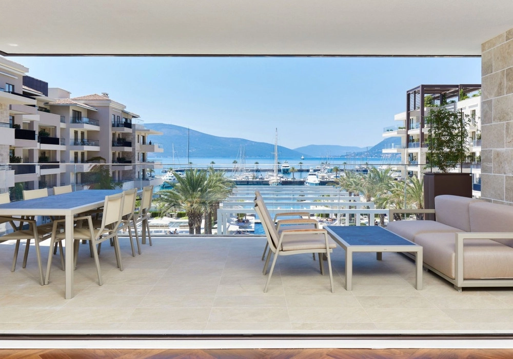 Dvosoban-stan-sa-terasom-i-bazenom-Gorica-Tivat-11 Dvosoban stan 174 m² – Gorica, Tivat — fotografija 12