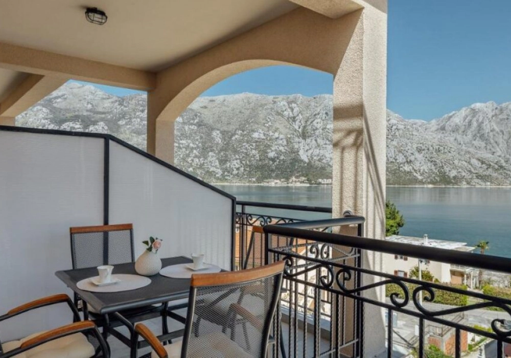 Kuca-na-prvoj-liniji-do-mora-u-Stolivu-Kotor-7 Kuća – Stoliv, Kotor — fotografija 8