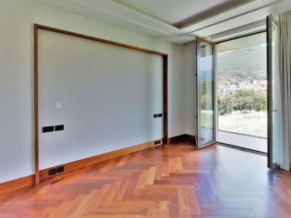 Dvosoban stan 175 m² – Gorica, Tivat — fotografija 2