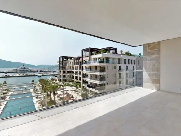 Dvosoban stan 175 m² – Gorica, Tivat — fotografija 13