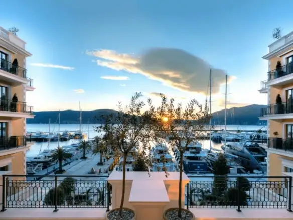 Dvosoban stan 224 m² – Gorica, Tivat — fotografija 6