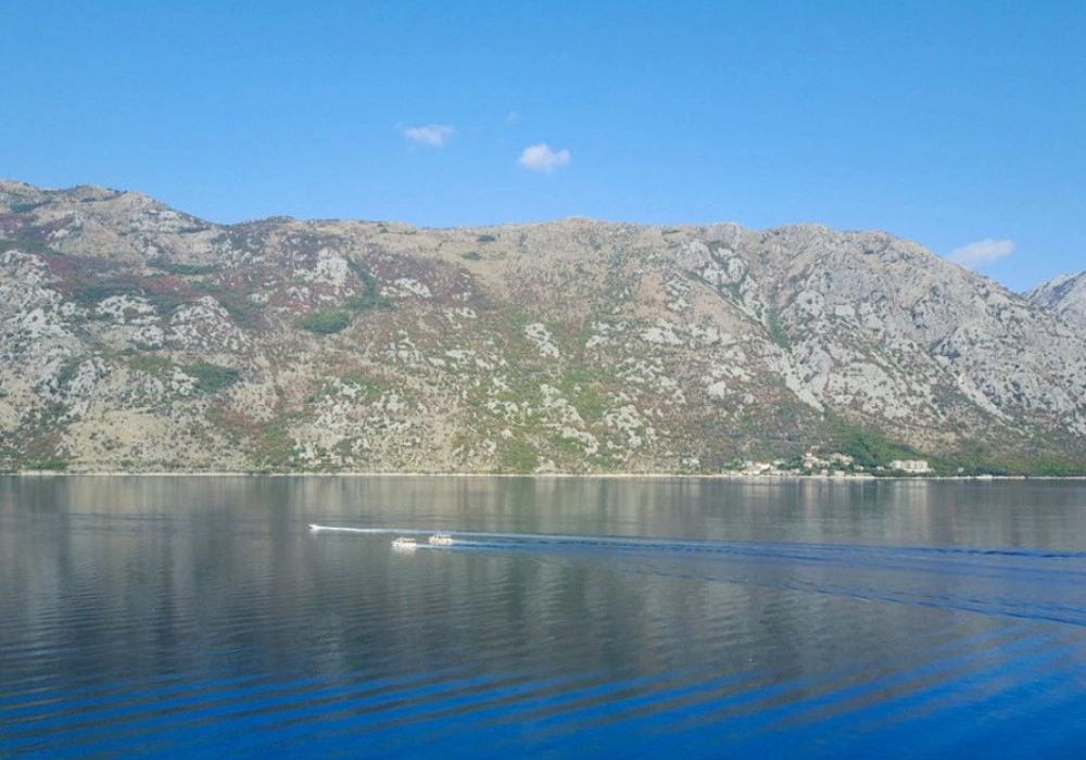 Kuca-na-prvoj-liniji-do-mora-u-Stolivu-Kotor Nova kuća uz more u Stolivu