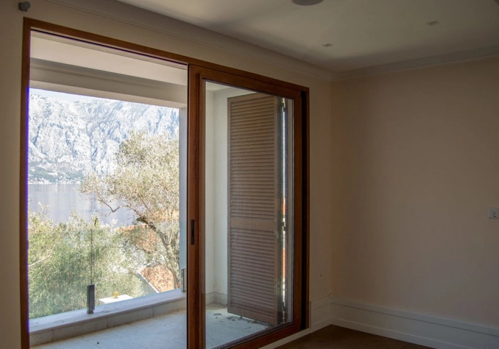 Kuca-na-prvoj-liniji-do-mora-u-Stolivu-Kotor-4 Kuća 584 m² – Stoliv, Kotor — fotografija 5