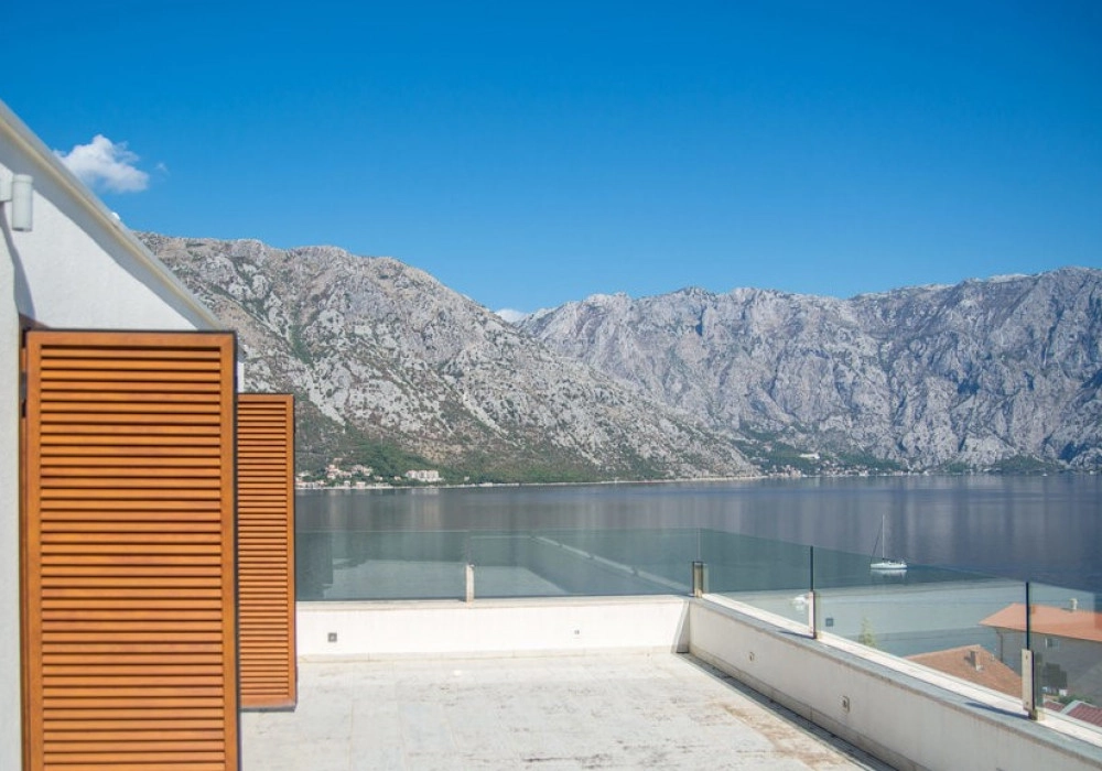 Kuca-na-prvoj-liniji-do-mora-u-Stolivu-Kotor-8 Kuća 584 m² – Stoliv, Kotor — fotografija 9