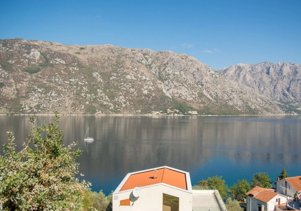 Kuca-na-prvoj-liniji-do-mora-u-Stolivu-Kotor-11 Kuća 584 m² – Stoliv, Kotor — fotografija 12