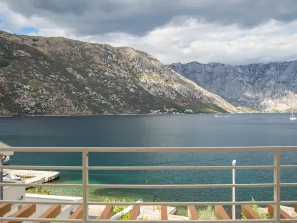 Kuća 584 m² – Stoliv, Kotor — fotografija 15