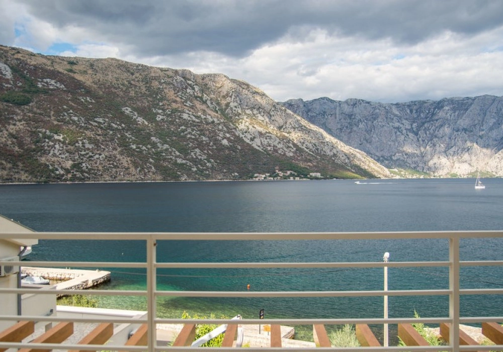 Kuca-na-prvoj-liniji-do-mora-u-Stolivu-Kotor-14 Kuća 584 m² – Stoliv, Kotor — fotografija 15