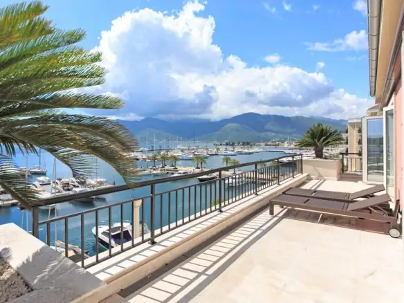 Dvosoban stan 288 m² – Gorica, Tivat — fotografija 2