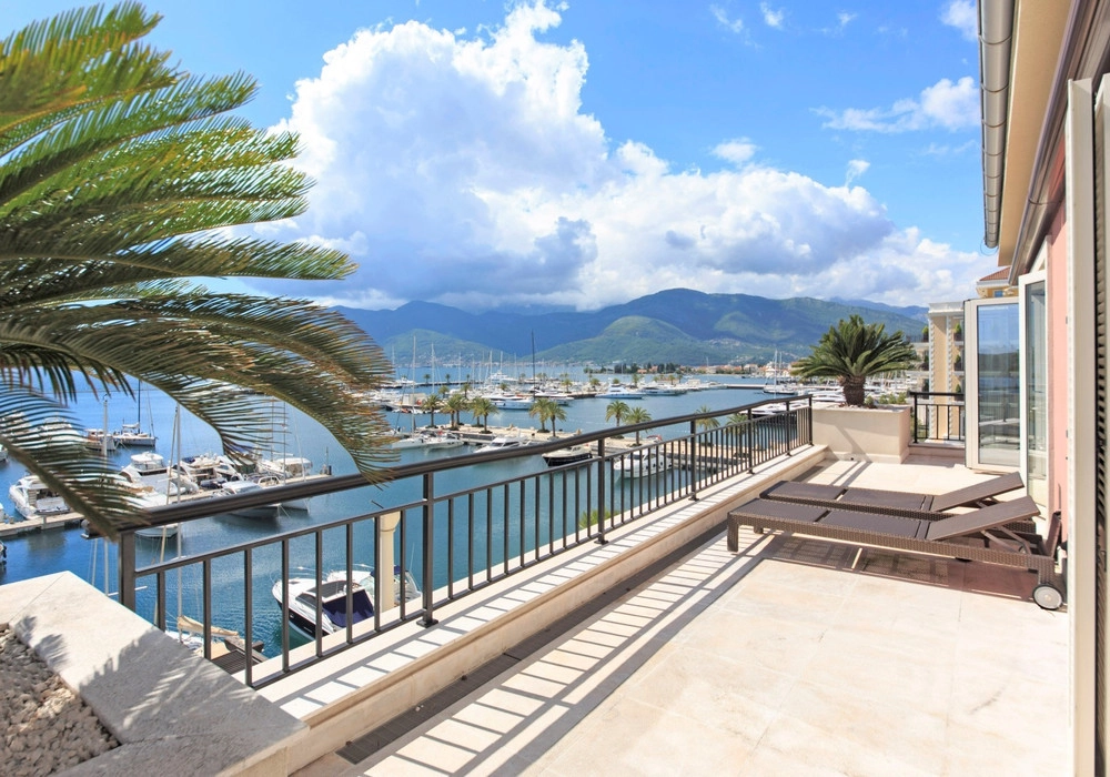Dvosoban-dupleks-stan-u-Porto-Montenegru-Gorica-Tivat-1 Dvosoban stan 288 m² – Gorica, Tivat — fotografija 2