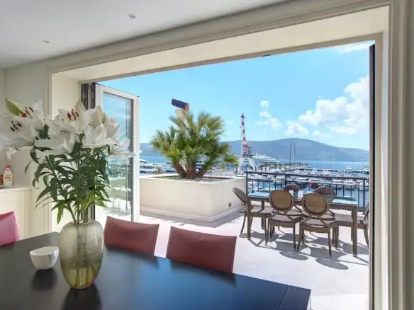 Dvosoban stan 288 m² – Gorica, Tivat — fotografija 6