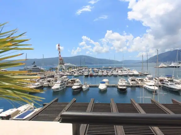 Dvosoban stan 288 m² – Gorica, Tivat — fotografija 11