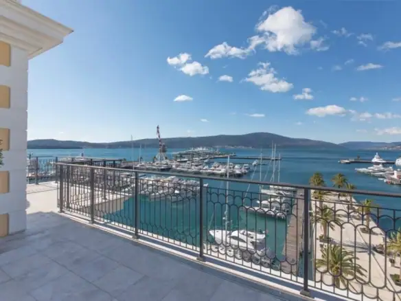 Trosoban stan 236 m² – Gorica, Tivat — fotografija 2