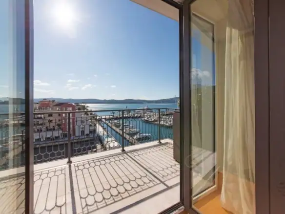 Trosoban stan 236 m² – Gorica, Tivat — fotografija 10