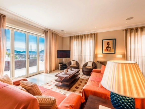 Četvorosoban stan 328 m² – Gorica, Tivat — fotografija 3