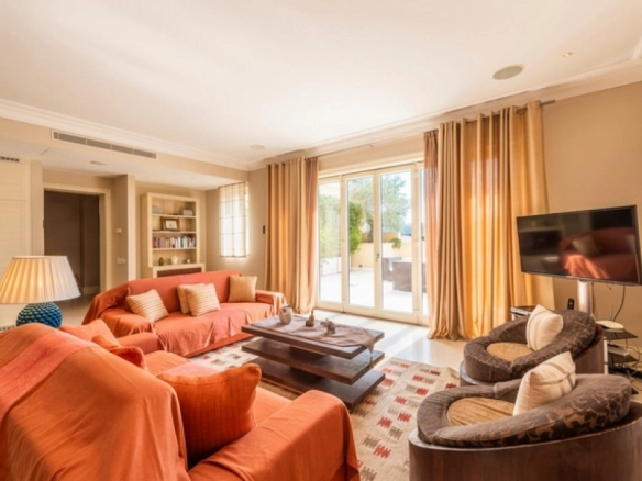 Četvorosoban stan 328 m² – Gorica, Tivat — fotografija 4