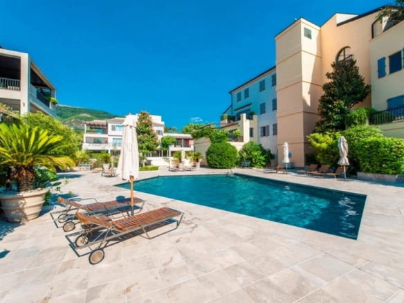 Četvorosoban stan 328 m² – Gorica, Tivat — fotografija 7