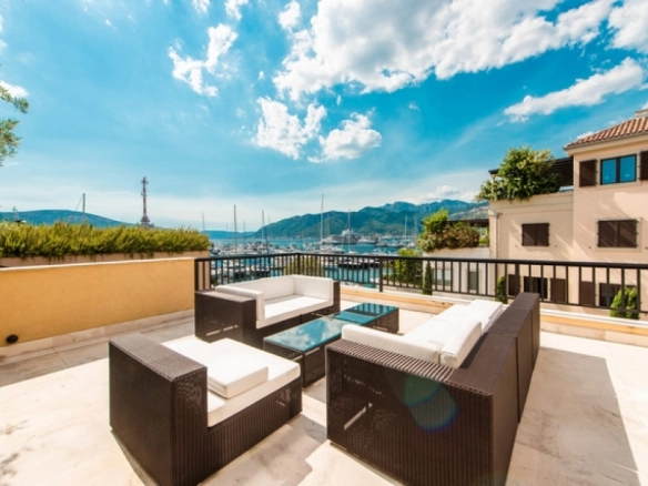 Četvorosoban stan 328 m² – Gorica, Tivat — fotografija 12