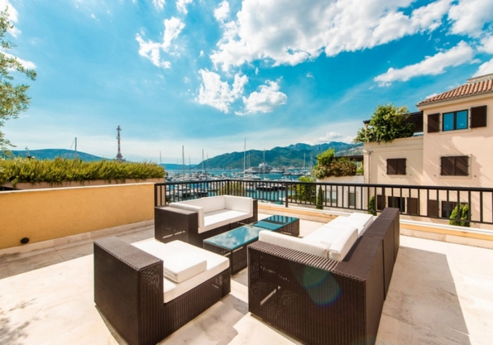Cetvorosoban-stan-u-Porto-Montenegru-Gorica-Tivat-11 Četvorosoban stan 328 m² – Gorica, Tivat — fotografija 12