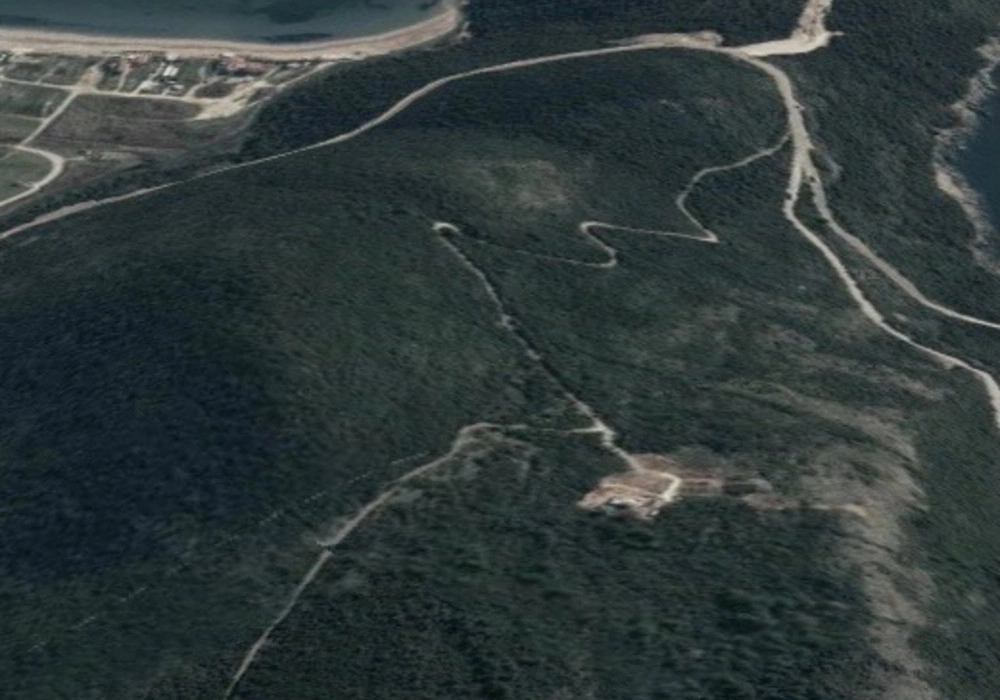 Plac-uz-more-u-Trstenu-Budva-2 Plac 7.900 m² – Budva — fotografija 3